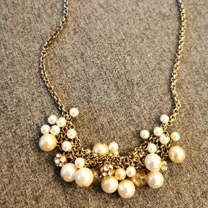 Pearly beaded necklace